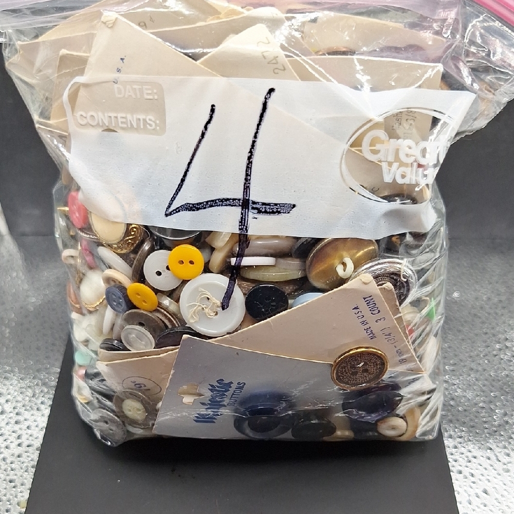 Vintage Button Set - Picture 11 of 11